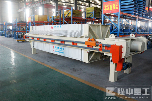 污泥脫水設(shè)備：板框壓濾機(jī)和凈水機(jī)的區(qū)別