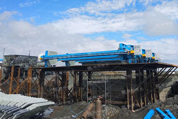 200平方的壓濾機(jī)有嗎？污泥脫水機(jī)多少錢一臺(tái)？